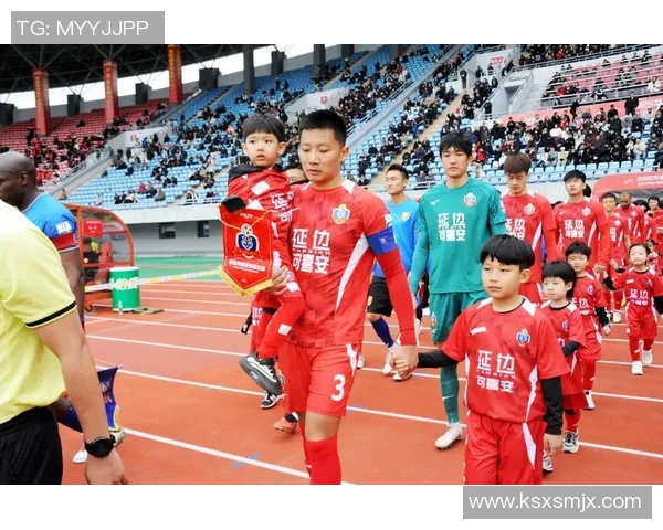 足球明星球员齐聚一堂精彩瞬间合照展现团结与友谊的魅力